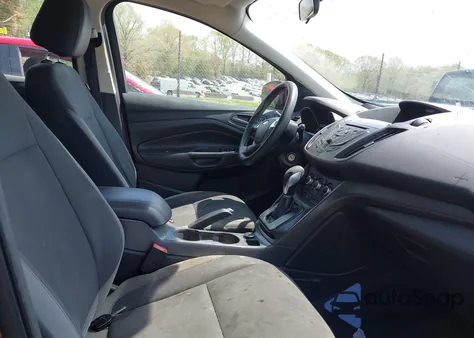 2016 Ford Escape S z USA, uszkodzony, nr VIN 1FMCU0F7XGUC19200